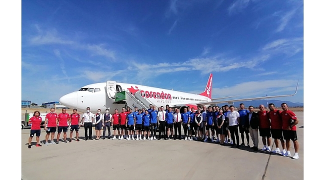 Altınordu FK  özel takım uçağıyla Adana’ya uçtu