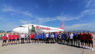 Altınordu FK özel takım uçağıyla Adana’ya uçtu