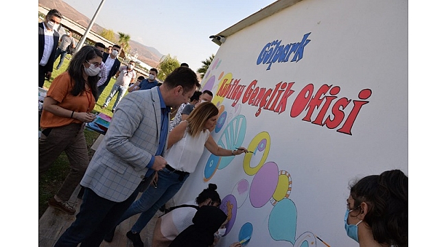 Başkan Aksoy Menemenli gençlerle buluştu