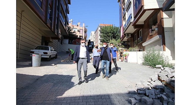 Bayraklı sokaklarına 6 bin 500 metrekare kilit parke