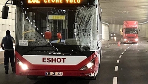 Belediye otobüsü kazasında şoför yaralandı