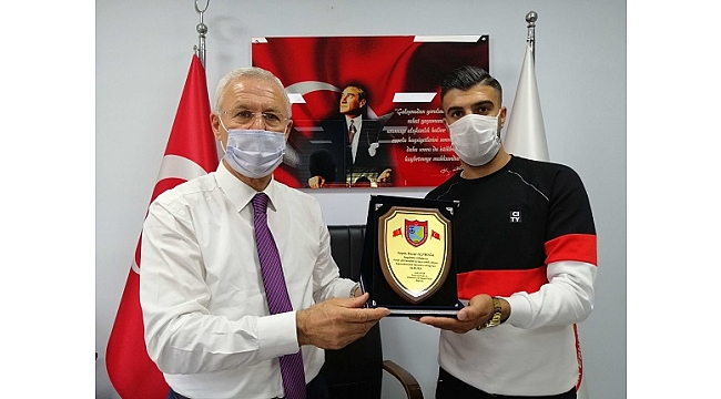 Bir Örnek Taksici Daha