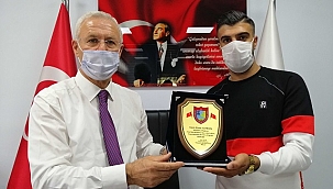 Bir Örnek Taksici Daha