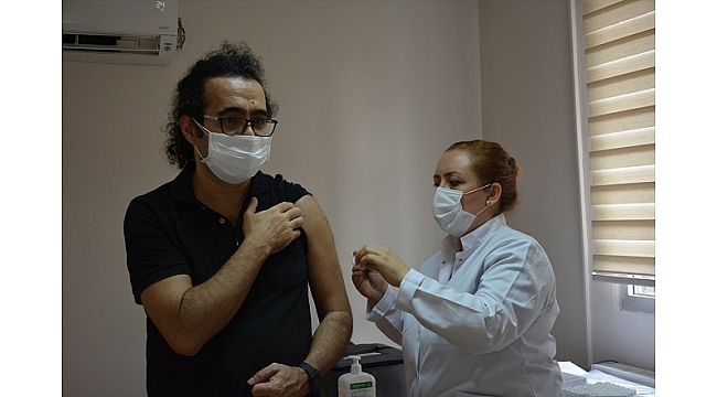 Çin'den getirilen Kovid-19 aşısı denemelerine başlandı