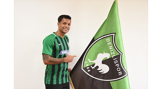 Denizlispor, Mathieu Dossevi'yi kadrosuna kattı