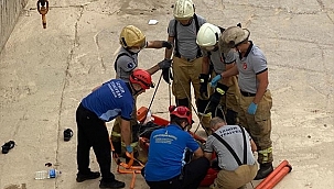 Dereye düşen kişiyi itfaiye ekipleri kurtardı