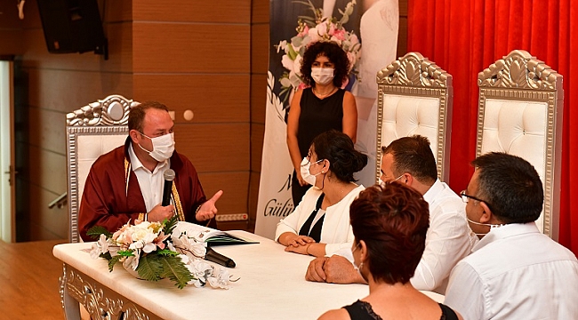 Gümrükçü'den Çiftlere "Mutlu Aile Sözleşmesi"