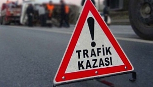 İzmir'de kamyona çarpan motosikletin sürücüsü öldü
