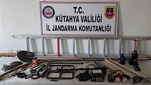 Kütahya'da kaçak kazı yaptığı iddiasıyla 2 kişi yakalandı
