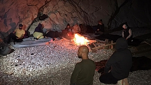 Muğla'da koyda mahsur kalan 12 sığınmacı kurtarıldı