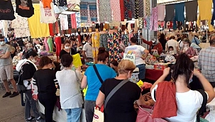 Pazarda maske var, sosyal mesafe yok