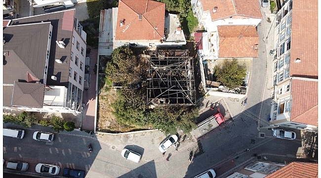 Tarihi konak yangında ağır hasar gördü