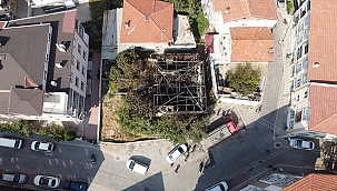 Tarihi konak yangında ağır hasar gördü