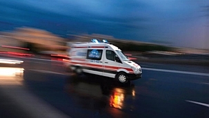 Uşak'ta 2 otomobilin çarpıştığı kazada 1 kişi öldü, 4 kişi yaralandı