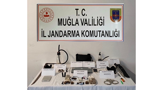 Uyuşturucu ticareti yaptıkları iddia edilen 2 şüpheli yakalandı