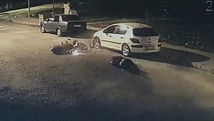 Yola savrulan motosikletli yoluna devam etti