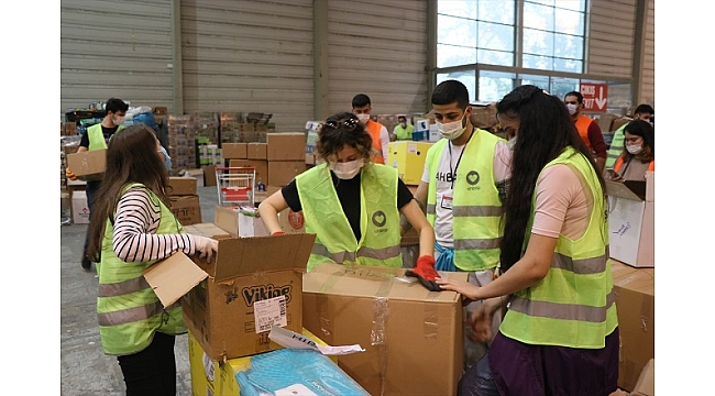 "Ahbap"lar depremzedelerin yardımına koştu