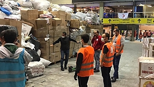 Anda İzmir'de yaraları sarmaya devam ediyor.