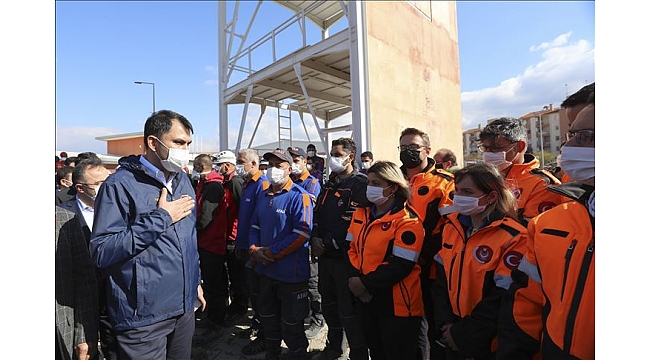 Bakan Kurum'dan arama kurtarma ekiplerine teşekkür