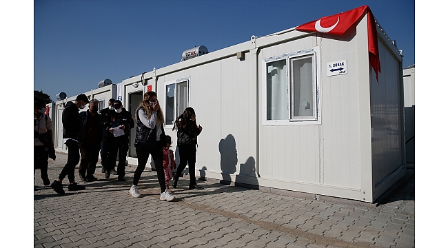 Geçici konaklama merkezi depremzedeleri ağırlamaya başladı