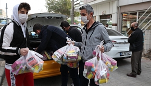 Gönüllüler depremzede çocuklar için seferber oldu