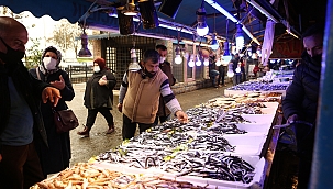 Hamsi balıkçıların ve vatandaşın yüzünü güldürdü