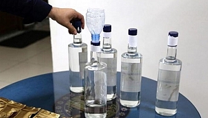 İzmir'de alkol satışı yasağına uymayan markette sahte rakı bulundu