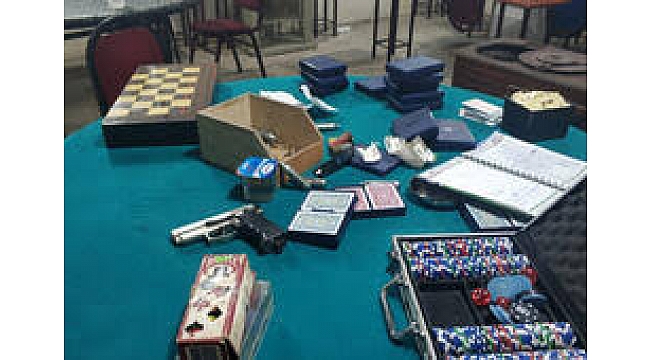 İzmir'de bir çay ocağındaki 65 kişiye 223 bin lira ceza kesildi