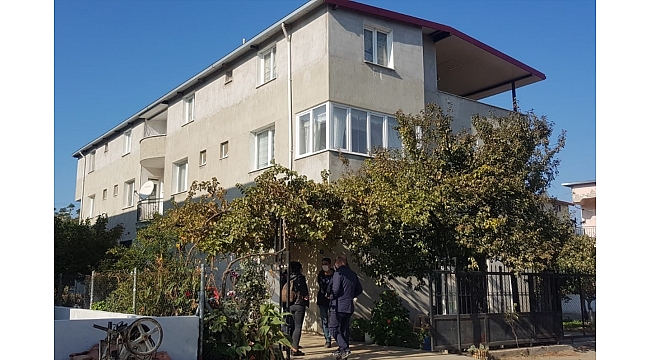 İzmir'de boğazından bıçaklanan kadın yaşamını yitirdi