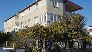 İzmir'de boğazından bıçaklanan kadın yaşamını yitirdi
