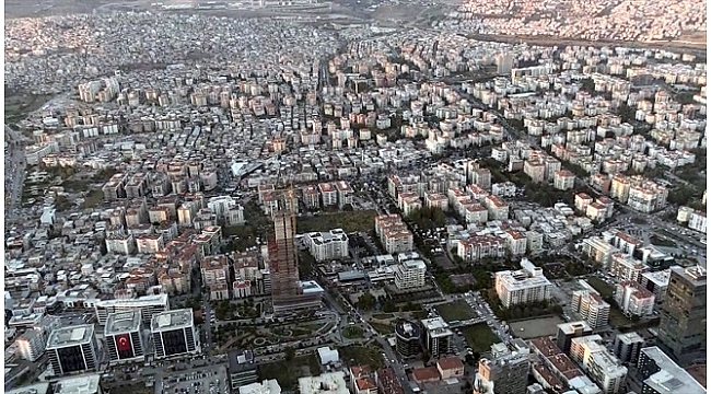 İzmir&#039;deki depremde can kaybı 64 oldu