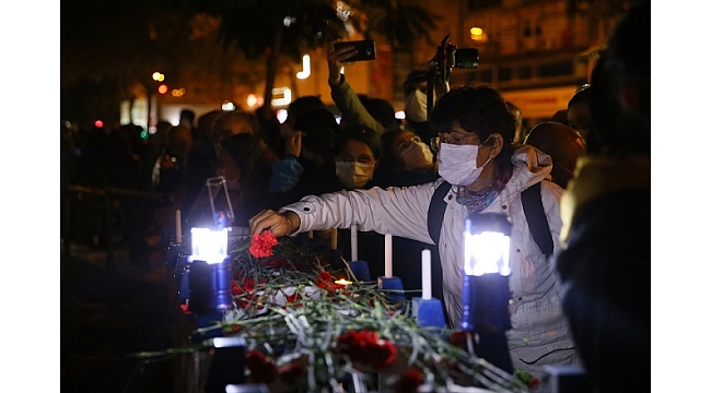 İzmir'deki depremde hayatını kaybedenler anıldı
