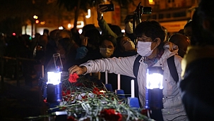İzmir'deki depremde hayatını kaybedenler anıldı