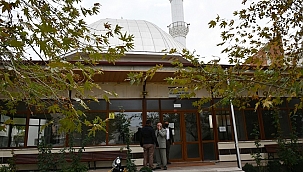 Manisa'da cami avlusunda 3 günlük bebek bulundu