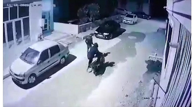 Motosiklet hırsızlığı güvenlik kamerasında