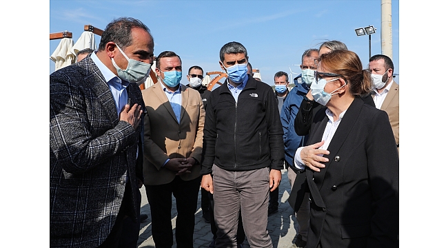 Pekcan,Seferihisar'da incelemelerde bulundu