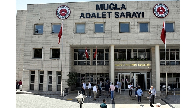 Tur midibüsünün devrilmesi  davası devam etti