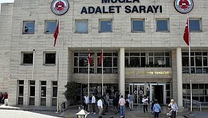 Tur midibüsünün devrilmesi davası devam etti