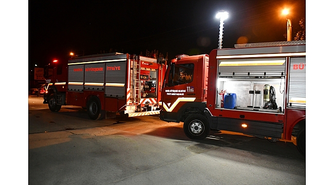 Turgutlu'da tamirhanede çıkan yangın hasara neden oldu