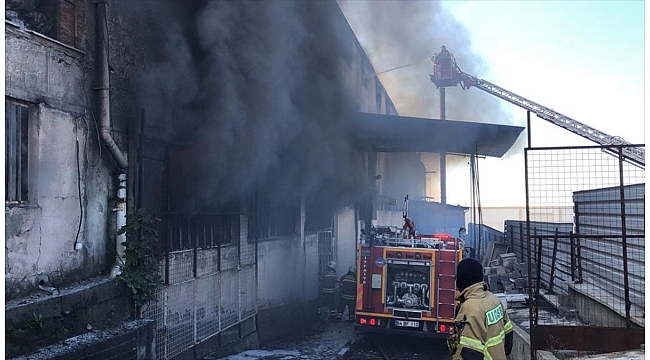 Uşak'ta fabrika yangını