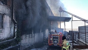 Uşak'ta fabrika yangını