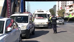 Vakaların arttığı İzmir'deki toplu taşıma araçlarında korona virüs denetimi