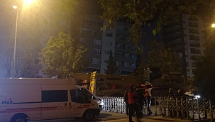 Yılmaz Erberk Apartmanında yıkım çalışması başladı