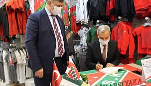 ‘Atatürk Karşıyaka’da’ İçin İmza Günü