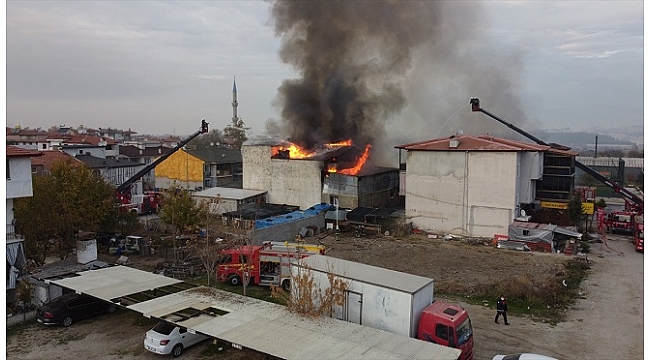 Denizli'de fabrika yangını söndürüldü