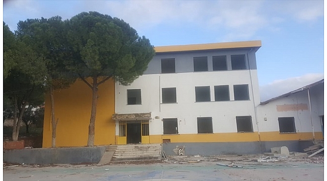 Depremde zarar gören 2 okul yıkılarak yeniden yapılacak