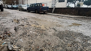 Dikili yağmura teslim oldu