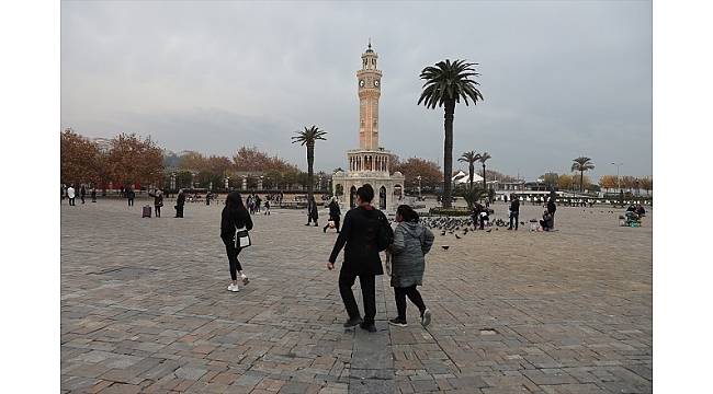 Ege'de kısıtlamanın kalkmasıyla sokaklarda yoğunluk yaşandı