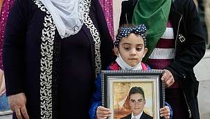 Evlat nöbetine bir aile daha katıldı