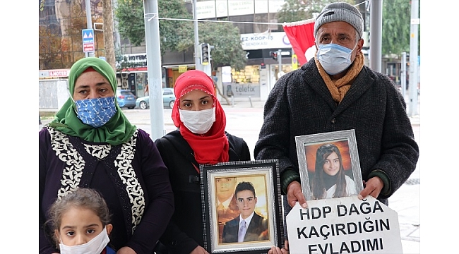 HDP İzmir İl Başkanlığı önündeki "evlat nöbeti" devam ediyor